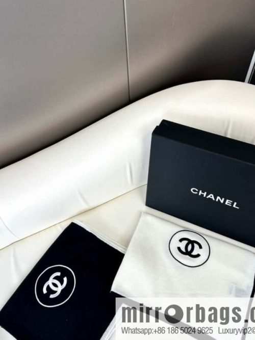 CHANEL Xiaoxiang thin velvet long towel