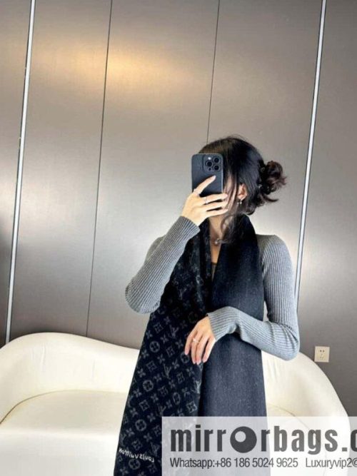 LV 2023 counter synchronization, double-sided gradual change pattern long towel