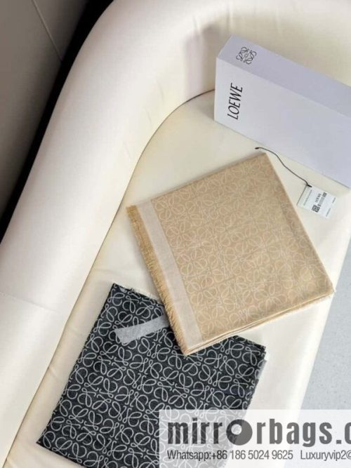 LOEWE Barcelona counter custom-made, cashmere square scarf