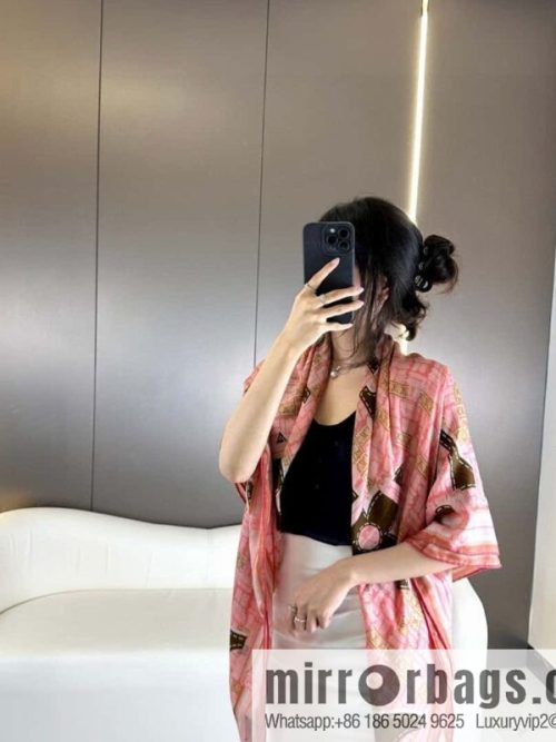 LV double-sided top cashmere square towel of the same color