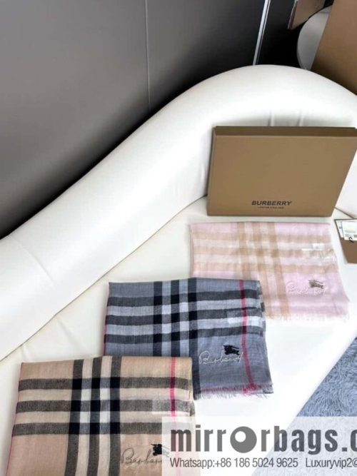 Burberry, classic cashmere towel