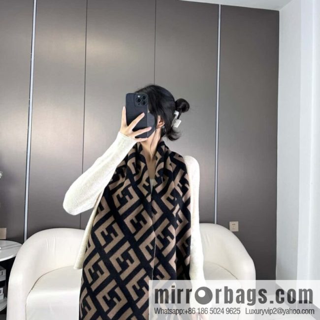 FENDI presbyopia scarf