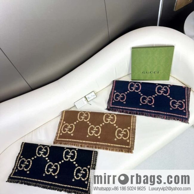 GUCCI GG pattern double-sided jacquard wool scarf