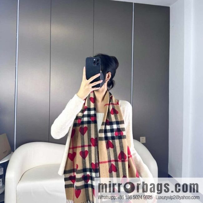 Burberry, classic cashmere ♥️ peach heart, cashmere scarf