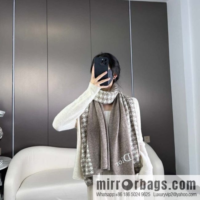 DIOR limited edition cashmere knitted scarf