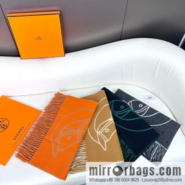 Hermès, contrasting jacquard weave Entrelacs Equestres horse head pattern scarf