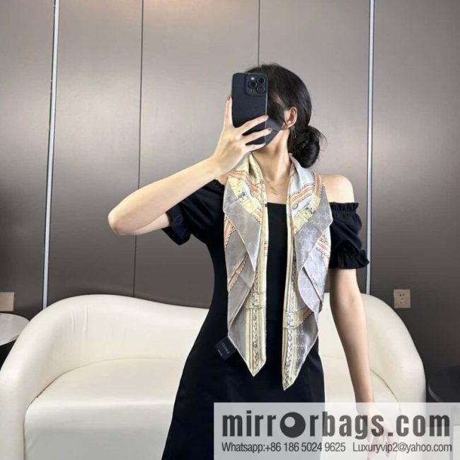 GUCCI dark pattern satin silk towel