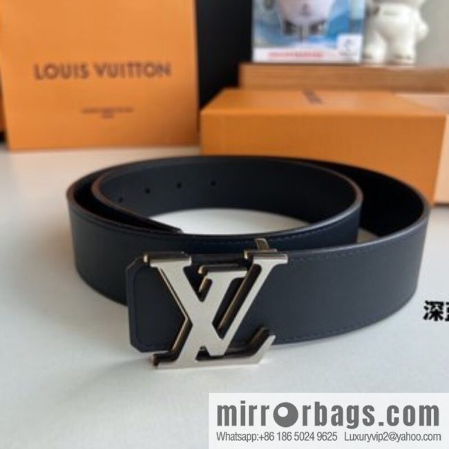 LV/Louis Vuitton, iconic LV Initiales logo men\'s 40mm belt - Image 2
