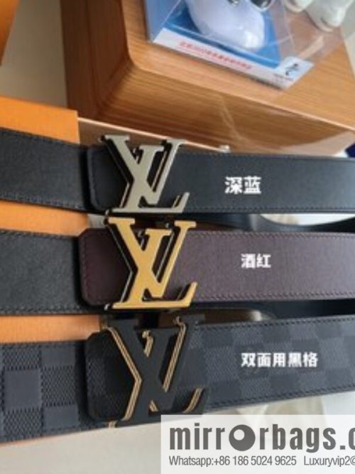 LV/Louis Vuitton, iconic LV Initiales logo men\'s 40mm belt