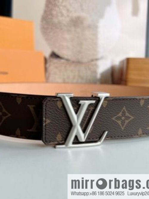 LV/Louis Vuitton, imported leather with Monogram\'s unique printed 40mm men\'s belt printed on the surface