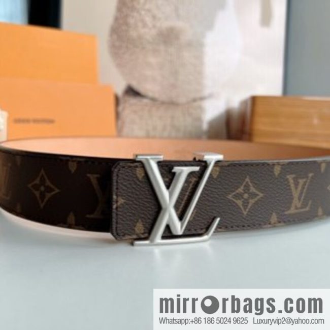 LV/Louis Vuitton, imported leather with Monogram\'s unique printed 40mm men\'s belt printed on the surface