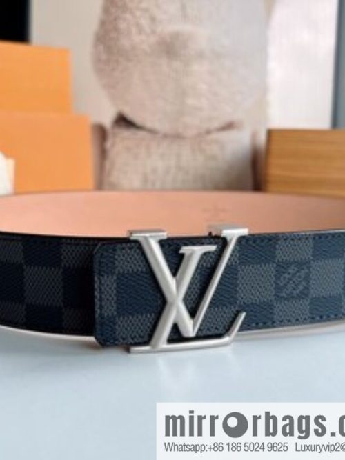 LV/Louis Vuitton, imported leather with Monogram\'s unique printed 40mm men\'s belt printed on the surface