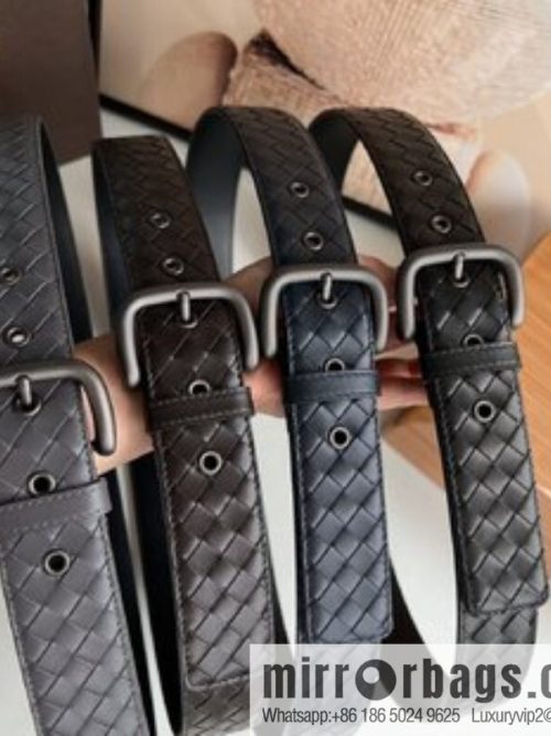 BV Baodian, imported calfskin woven small squares become a typical logo men 3.5cm.