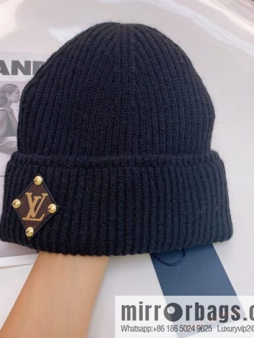 LV Louis Vuitton autumn and winter wool knitted wool hat