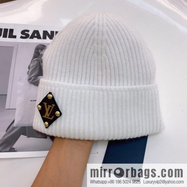 LV Louis Vuitton autumn and winter wool knitted wool hat