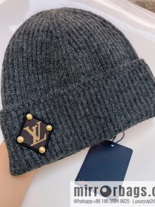 LV Louis Vuitton autumn and winter wool knitted wool hat