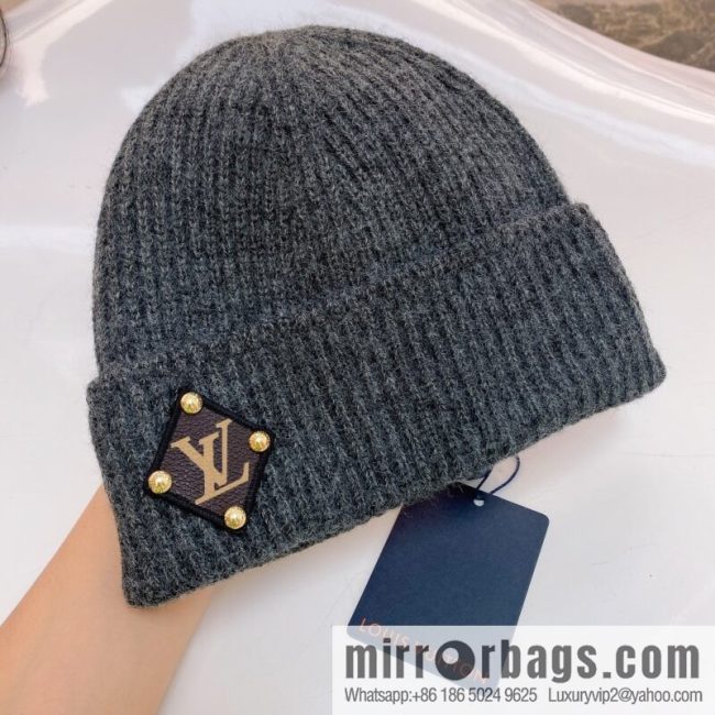 LV Louis Vuitton autumn and winter wool knitted wool hat
