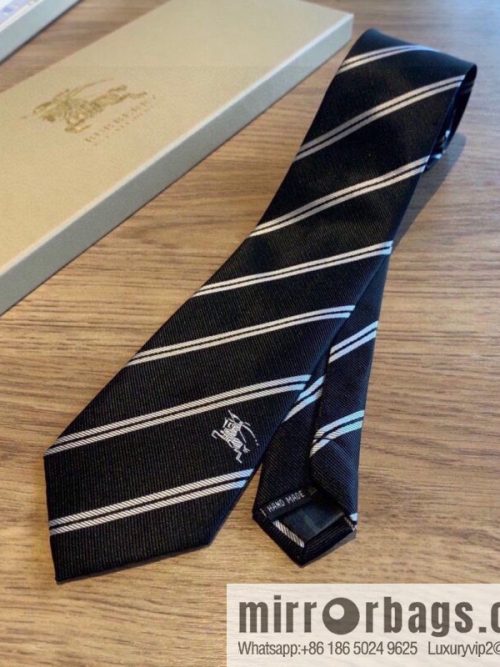 Burberry 100% Top Jacquard Silk Tie