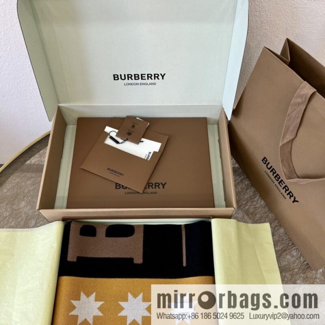 Burberry \"London\" Unisex Scarf