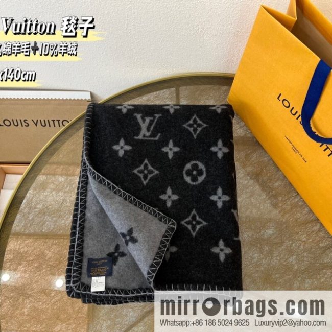 LV Louis Vuitton Neo monogram blanket m76032