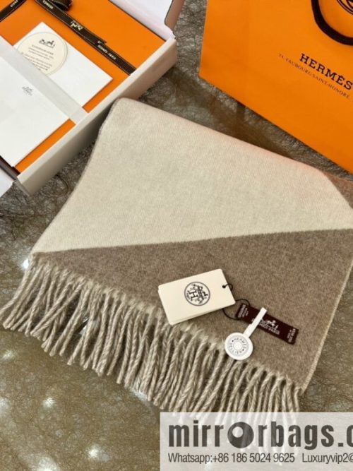 Hermes Unisex Double-Sided Cashmere Scarf