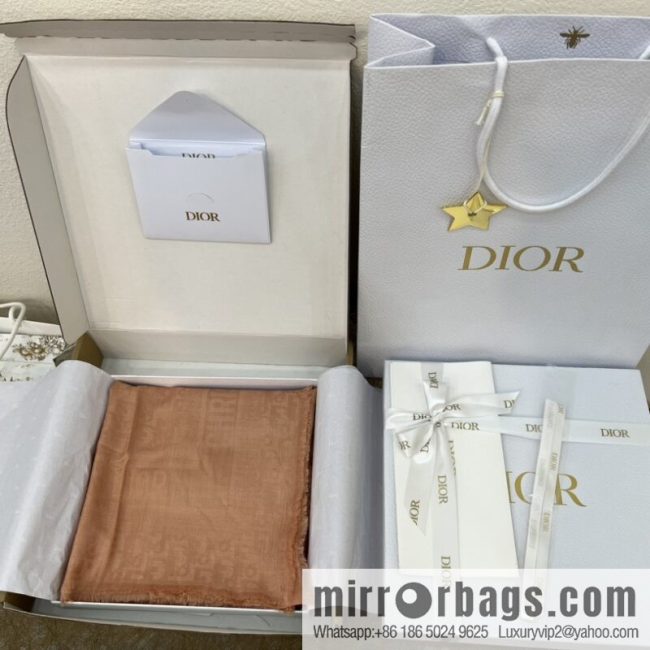 Dior Dior soft glutinous fluff cashmere square towel