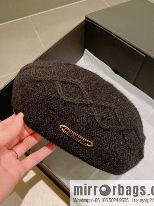 Dior 2022 autumn and winter new knitted beret