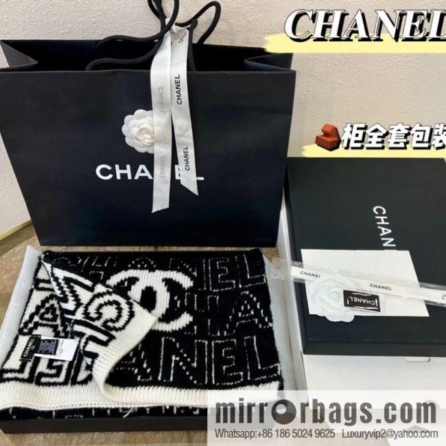 CHANEL Chanel double-sided letter cashmere scarf