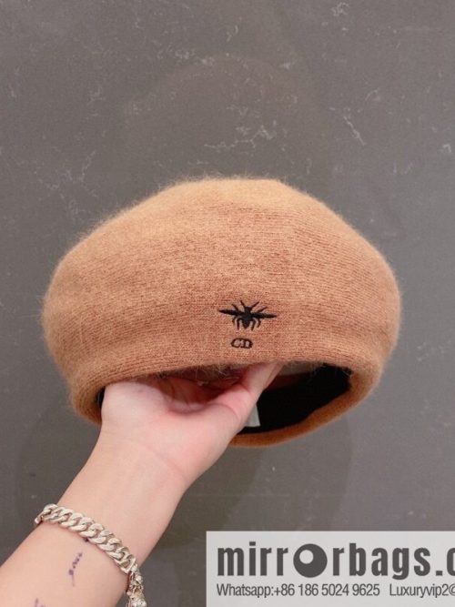 Dior 2022 autumn and winter new knitted rabbit fur beret