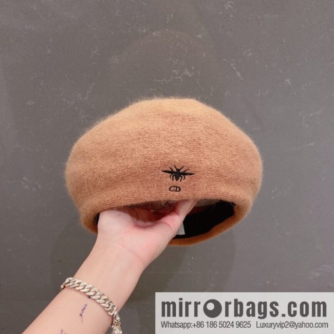 Dior 2022 autumn and winter new knitted rabbit fur beret