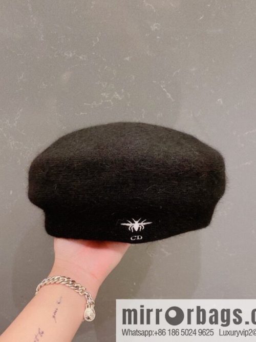 Dior 2022 autumn and winter new knitted rabbit fur beret