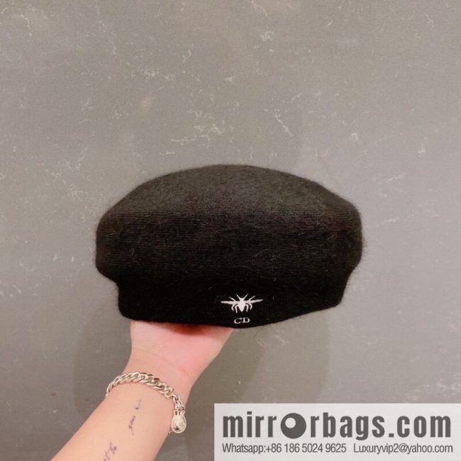 Dior 2022 autumn and winter new knitted rabbit fur beret
