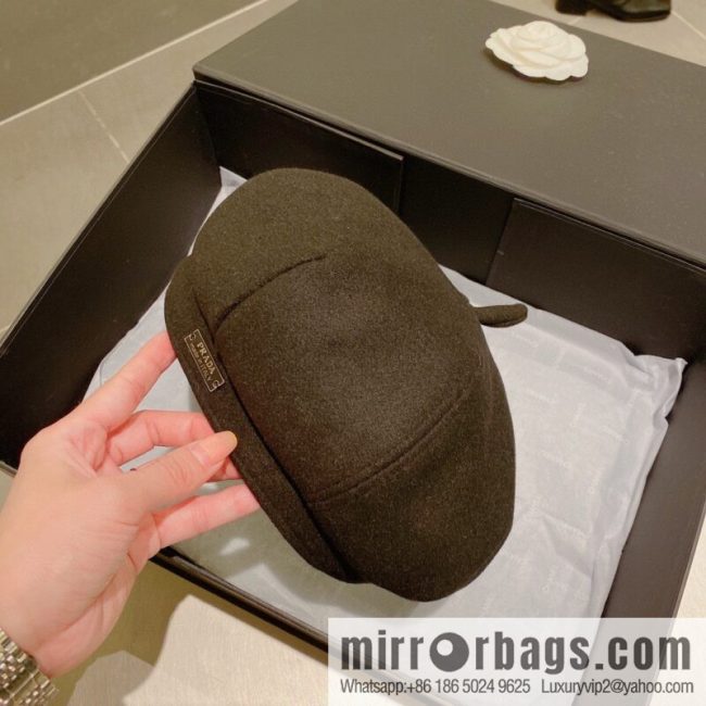 Prada autumn and winter new beret