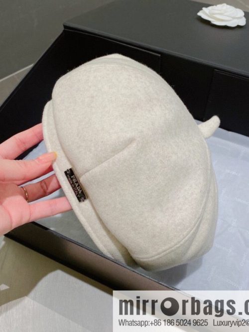 Prada autumn and winter new beret