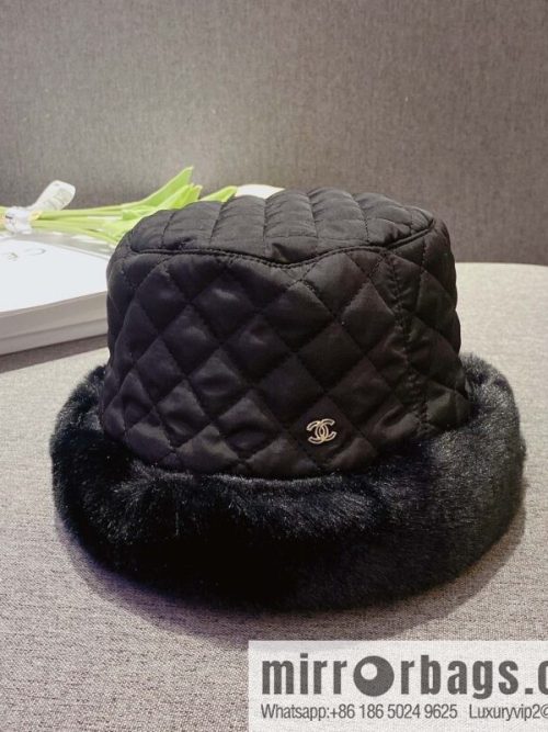 Chanel 2022 autumn and winter new rabbit fur rhombus bucket hat