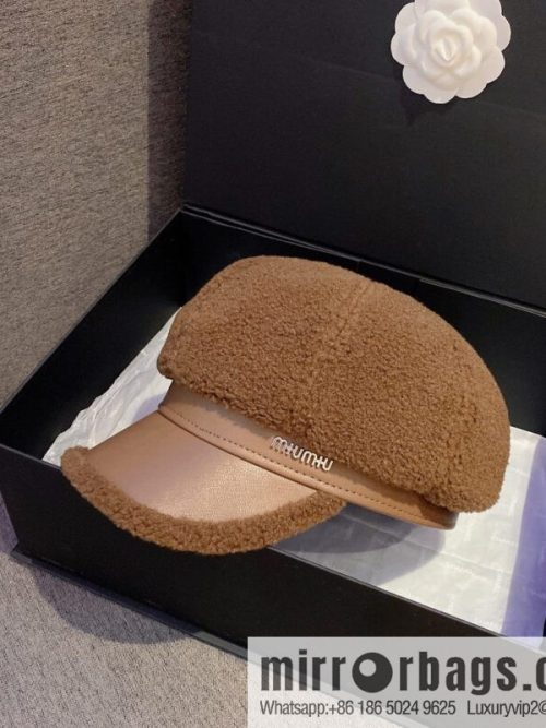 Miumiu Miumiu 2022 autumn and winter new lamb wool cap