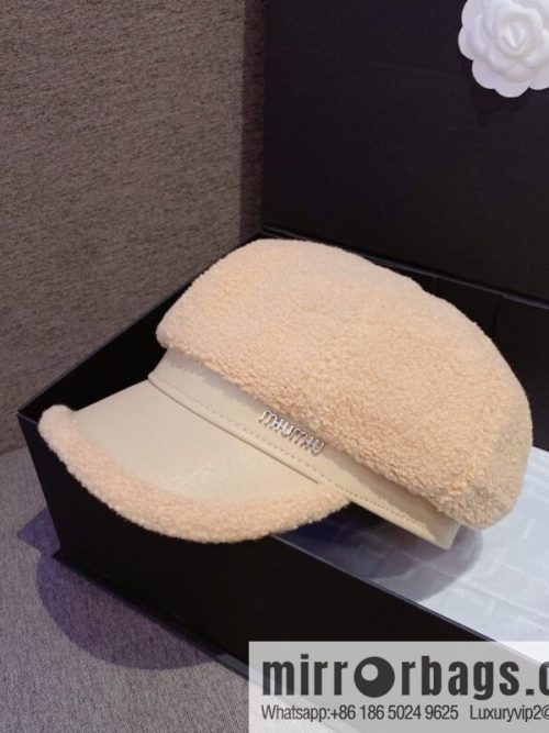 Miumiu Miumiu 2022 autumn and winter new lamb wool cap