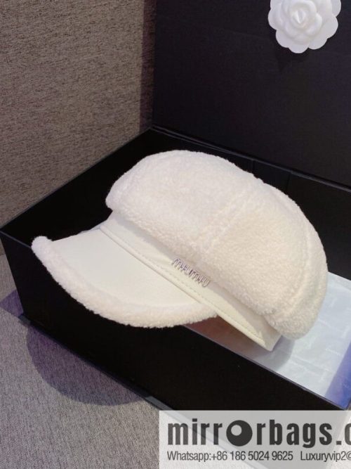 Miumiu Miumiu 2022 autumn and winter new lamb wool cap