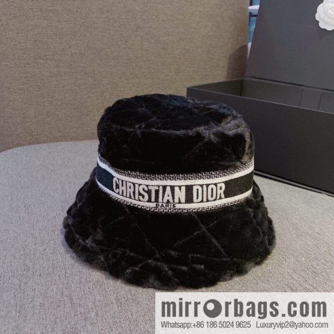 Dior 2022 autumn and winter new thickened warm bucket hat