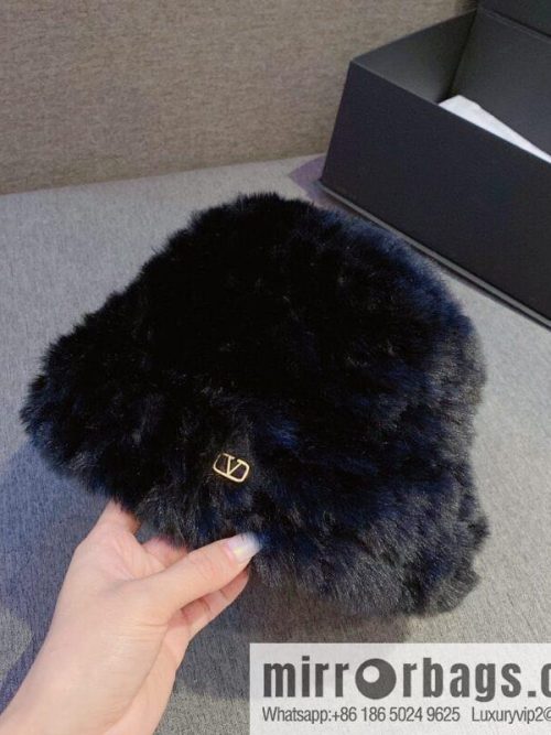VALENTNNO rabbit fur bucket hat