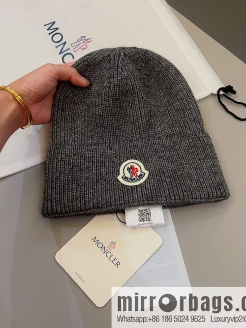 Moncler Color Unisex Knitted Hat