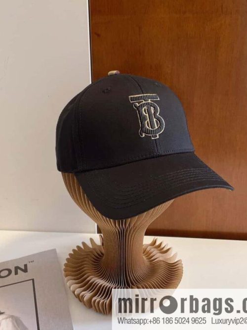 Burberry\'s new embroidered baseball cap