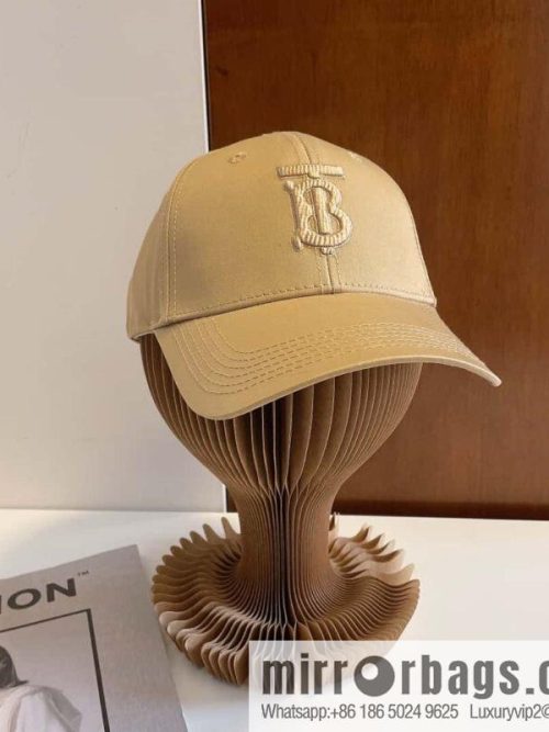 Burberry\'s new embroidered baseball cap