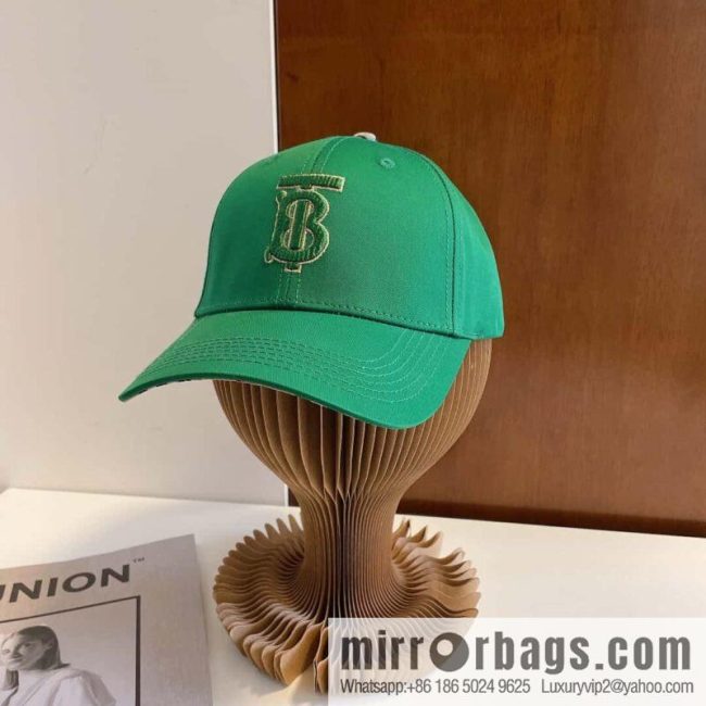 Burberry\'s new embroidered baseball cap