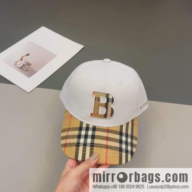 Burberry Classic Plaid Unisex Baseball Cap - Image 2