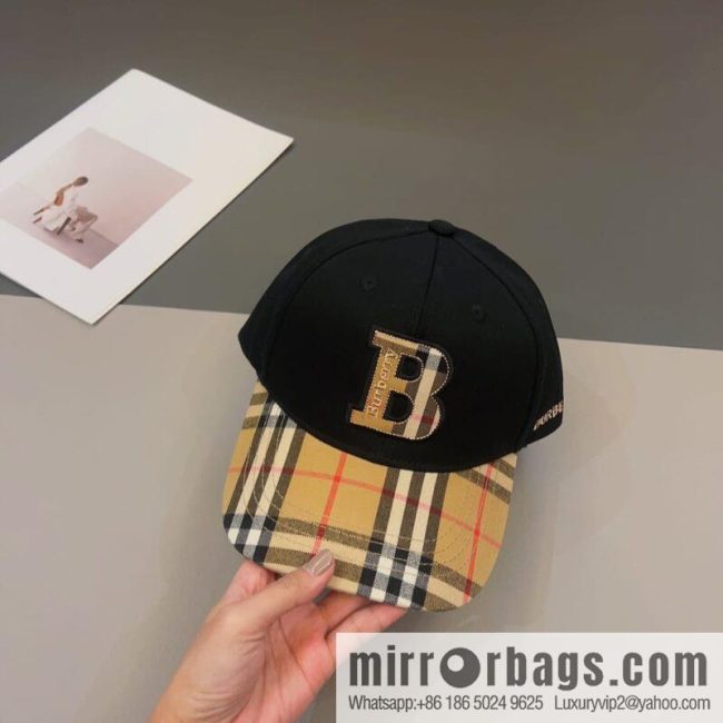 Burberry Classic Plaid Unisex Baseball Cap - Image 4