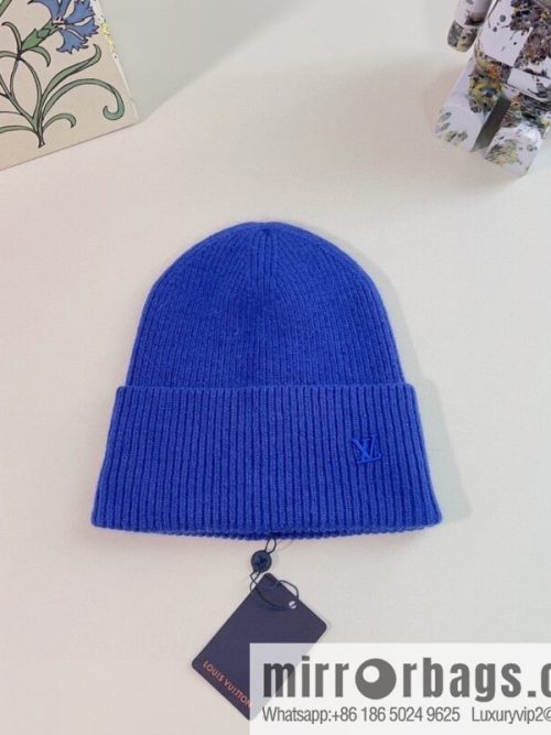 LV Louis Vuitton 2022 autumn and winter new rabbit fur men\'s and women\'s knitted wool hats