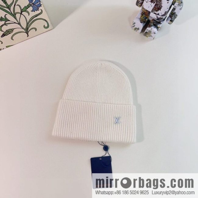 LV Louis Vuitton 2022 autumn and winter new rabbit fur men\'s and women\'s knitted wool hats