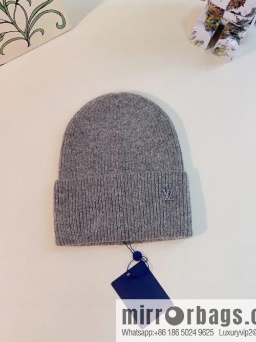 LV Louis Vuitton 2022 autumn and winter new rabbit fur men\'s and women\'s knitted wool hats