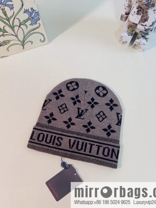 LV Louis Vuitton 2022 autumn and winter new counters synchronized men\'s and women\'s knitted wool hats
